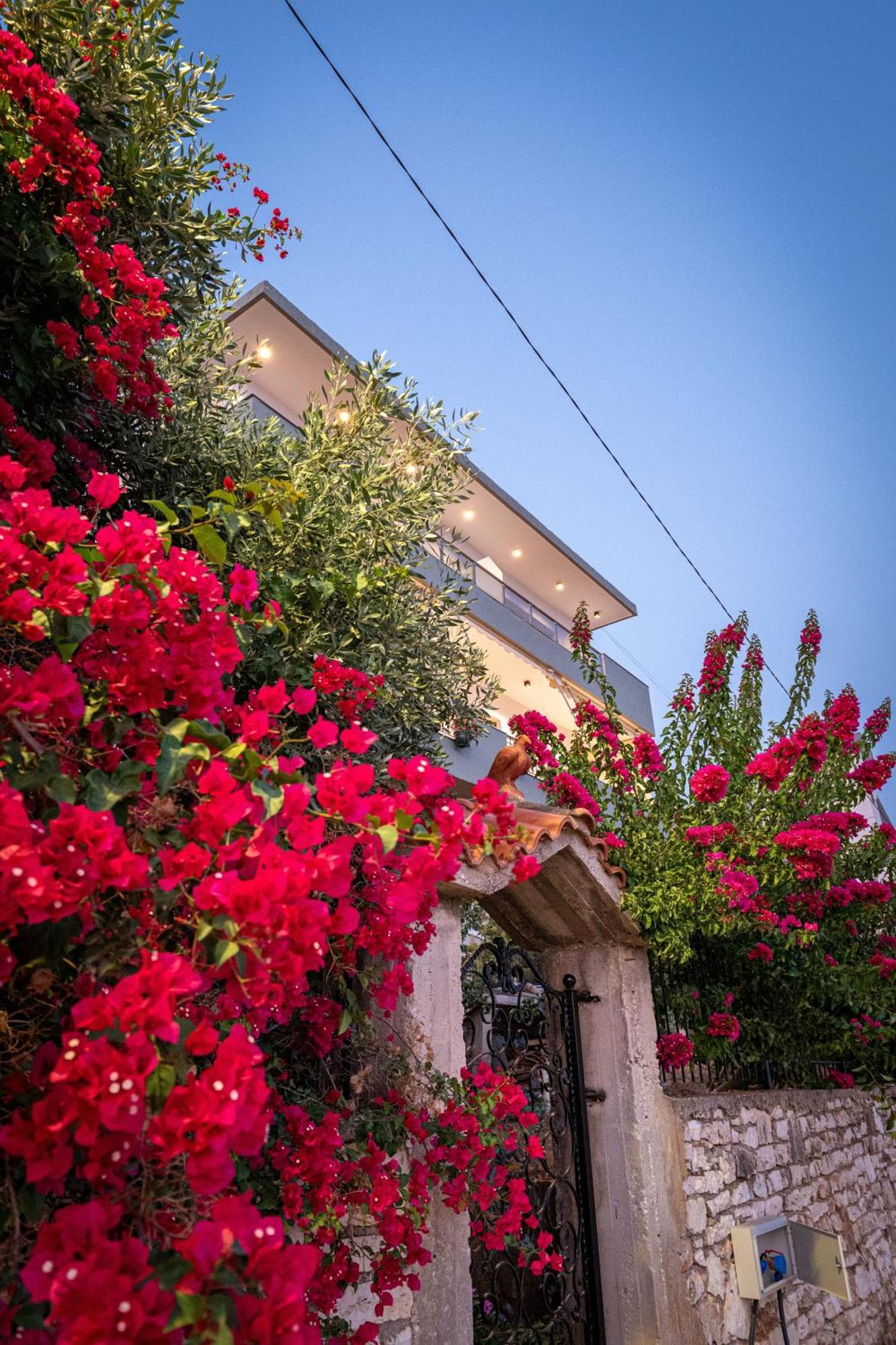 Euphoria Apartments Sarandë Exterior foto