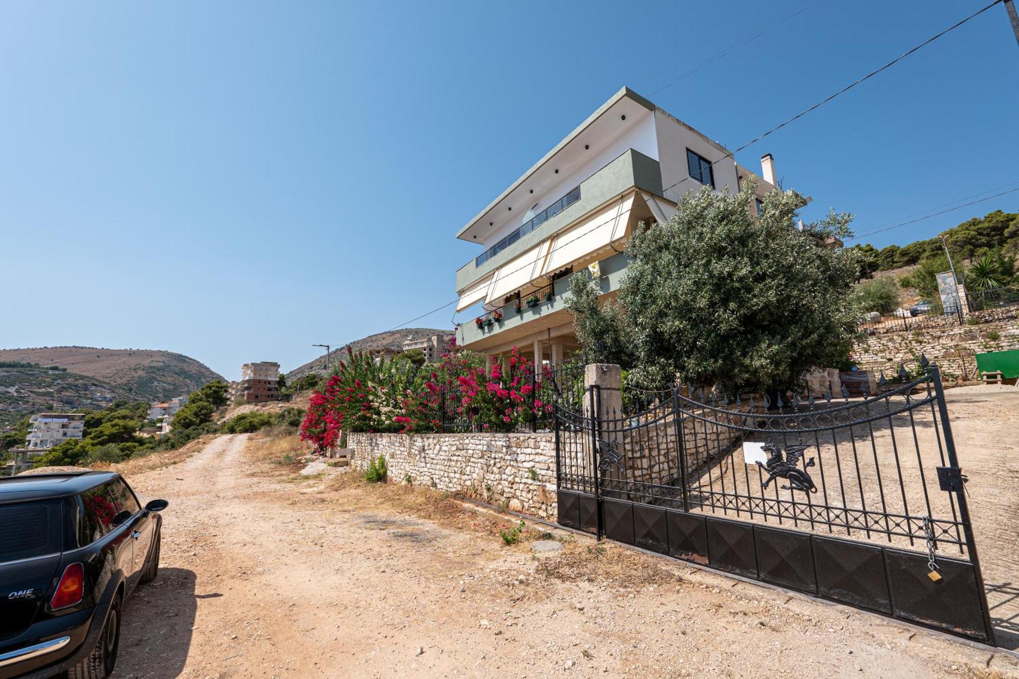 Euphoria Apartments Sarandë Exterior foto